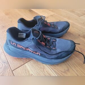 La Sportiva Men’s Prodigio Trail Runners, Size 10, Black With Orange Accents